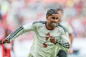 مانشستر يونايتد يظهر كحصان أسود محتمل