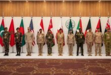 سفن تعبر البحر الأحمر ضمن ممرات الملاحة الدولية.