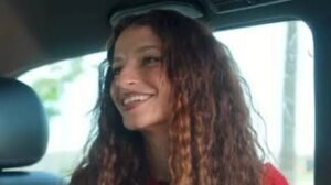 أميرة أديب تطلق مبادرة لتوزيع هواتف مجانية على المحتاجين