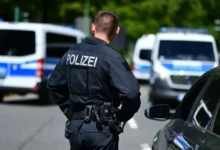 عناصر من الشرطة الألمانية خلال عملية أمنية في ولاية بافاريا.