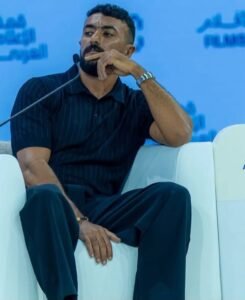 أحمد العوضي يكرر اعتذاره بعد جدل تصريحاته عن المرأة وياسمين