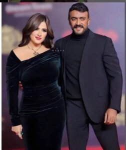 أحمد العوضي يعتذر لياسمين عبد العزيز بعد تصريحاته الأخيرة