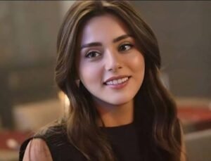 سيلا توركوغلو تحتفل بخطوبتها في أجواء عائلية رومانسية