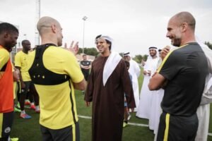 استثمارات أبوظبي تهز مانشستر.. عقارات فاخرة وأسئلة محرجة تحاصر أندي بورنهام