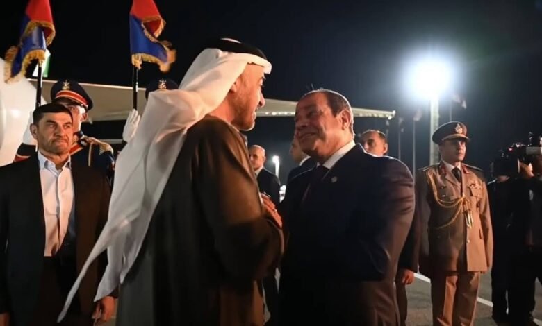 بحث العلاقات الثنائية والتطورات الإقليمية بين مصر والإمارات