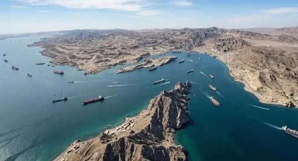 كنوز مضيق هرمز وسط حروب السفن والحاويات