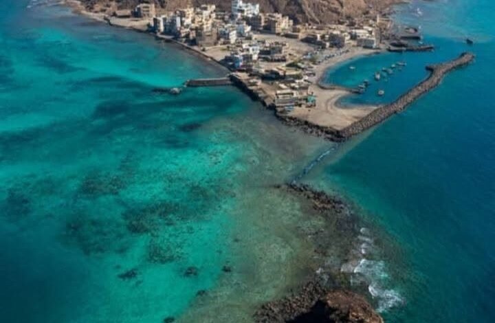 باب المندب في قلب المعركة وسط تحركات عسكرية سعودية