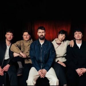 «مش هتفضل 19 سنة للأبد».. حكاية أغنية صنعت مجد Courteeners