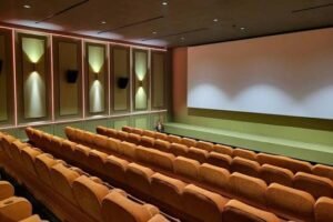 رسائل مؤثرة تكشف كيف تنقذ السينما القلوب من أحزان الفقد