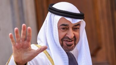 محمد بن زايد يهنئ المعلمين بصورة طفولة مؤثرة