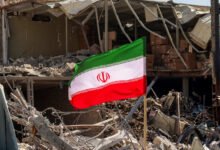لماذا يتحدى النظام الإيراني العقوبات الأمريكية القاسية؟