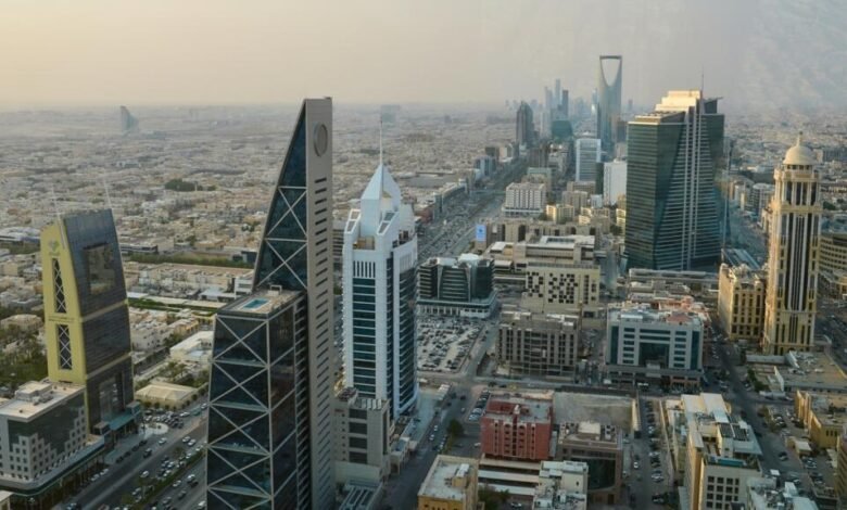 هجمات الحوثيين تربك الفعاليات السعودية وتفاقم الأزمة الإنسانية