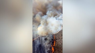 حريق نورتي يهدد المنازل ويجبر السكان على الإجلاء بكاليفورنيا