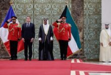 ماكرون يبدأ جولته الخليجية من دولة الكويت
