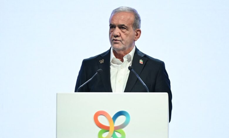 إيران تؤكد ثبات موقفها المفاوض وتصعيد بزشكيان