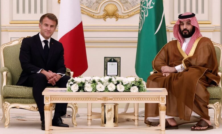ماكرون يلتقي ولي العهد السعودي في الرياض